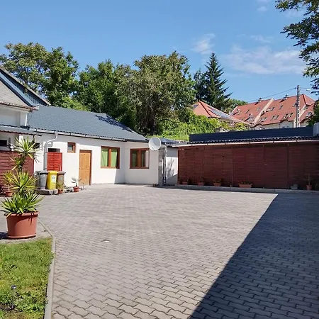 Magnolia Lägenhet Eger